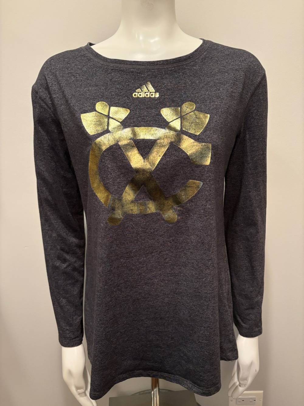 adidas Charcoal Gray Chicago Blackhawks Long Sleeve Tee Gold Crest Graphic XL
